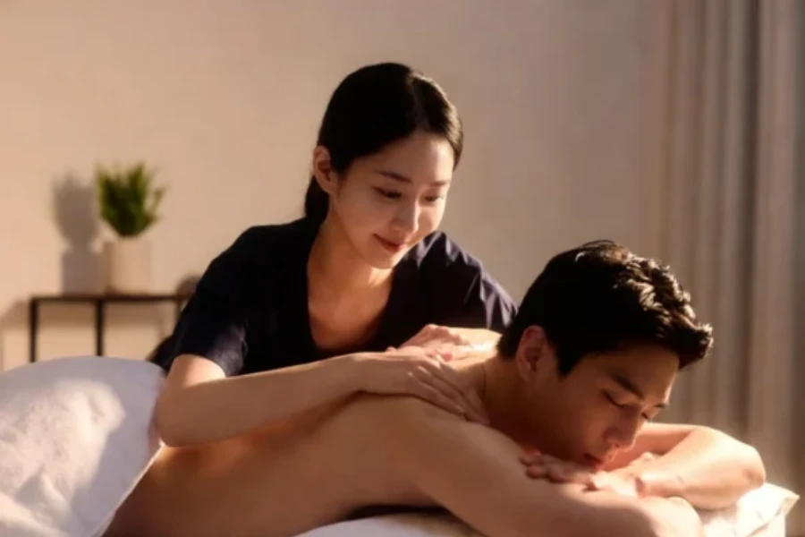 대구출장마사지 전문 관리사의 부드러운 케어 장면